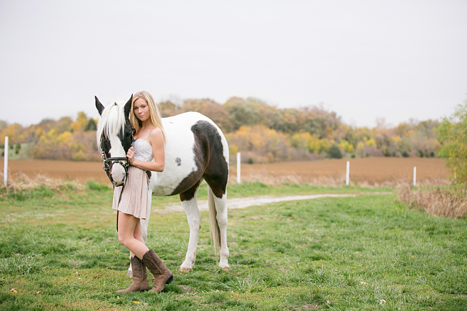 Katie Ansen, Kansas city senior photographer, Jana Marie Photos, horse stables, pretty girls
