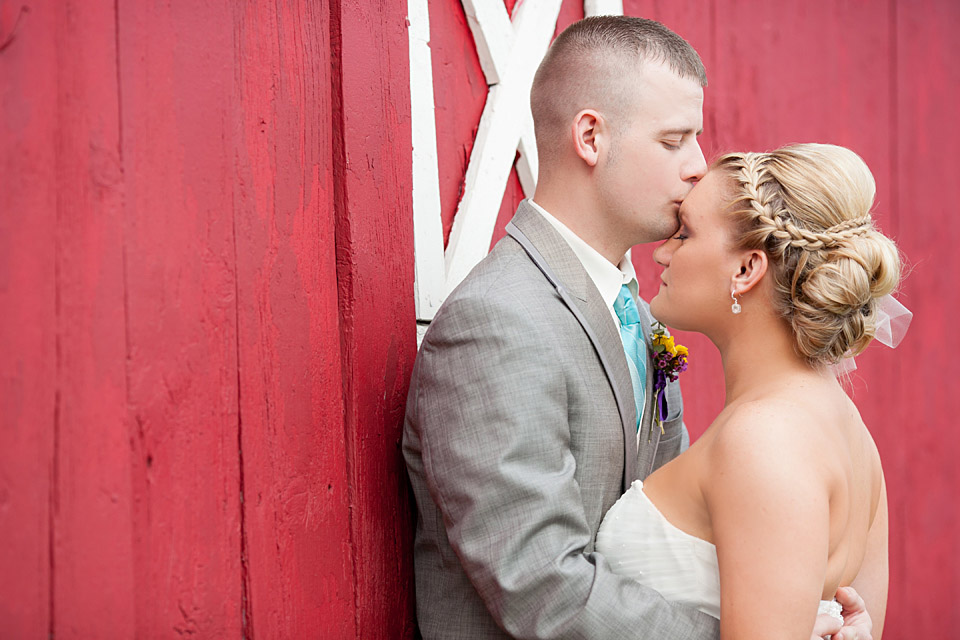 Mika Onka Community Hall, Independence wedding photographer, Jana Marler, red barn, bride and groom, kiss