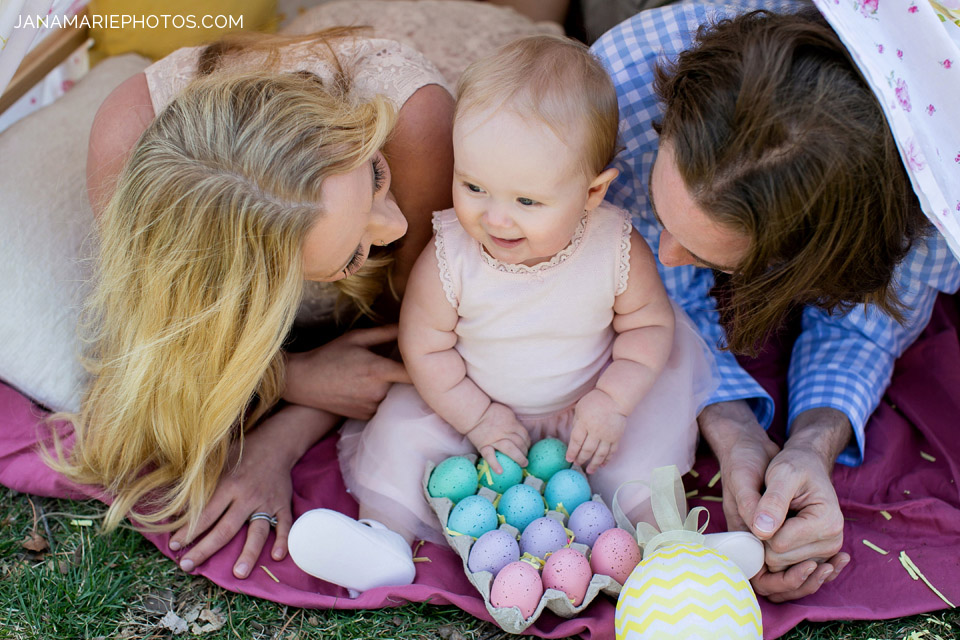 Easter pictures, Spring family portraits, Best KC portrait photographers, Lifestyle sessions, Jana Marie Photography, Loose Park, Natural Light Photography
