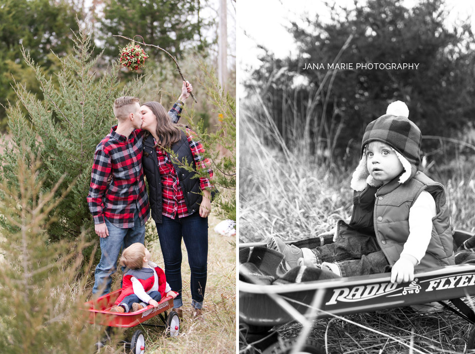 Tree farm pictures, Christmas photos, Family at Christmas, Blue Springs Lake, Jana Marie Photography, Kansas City family photographer, red wagon, plaid