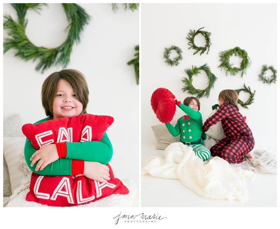 Christmas Minis, Holiday portraits, Family pictures, Ashley Hotka, Good Earth Floral, Emmy Ray Design Studio, Newborns